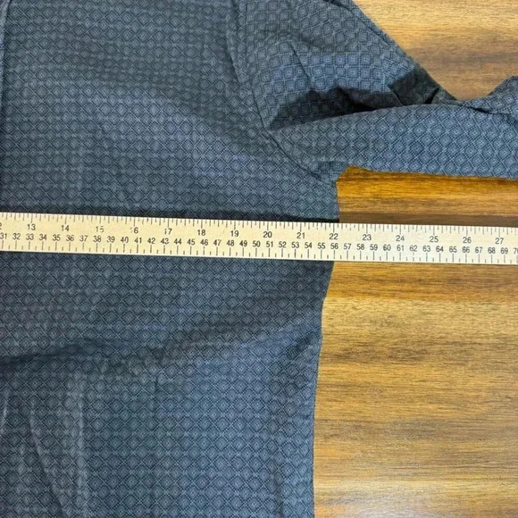 Robert Graham Flip Cuff Geometric Long Sleeve Medium - Picture 5 of 6